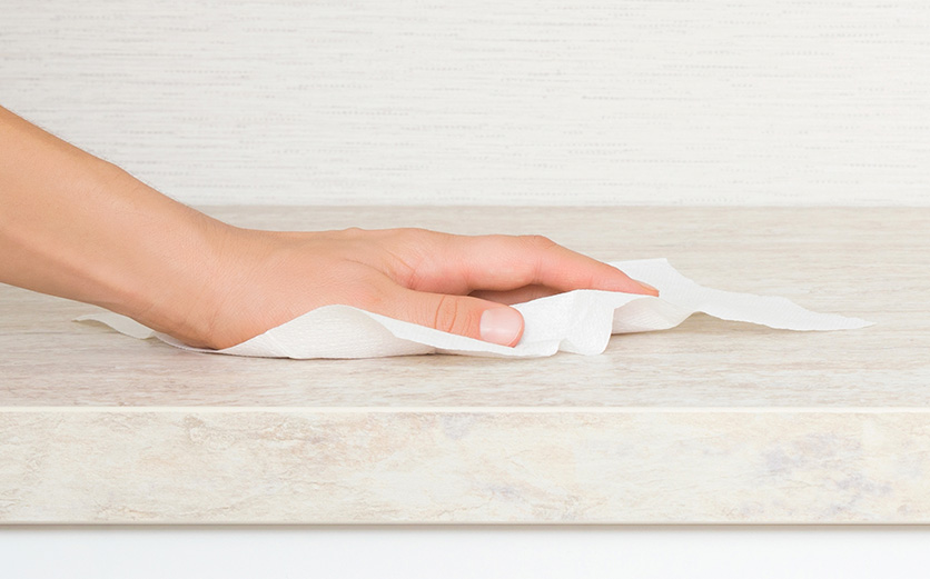 Como limpar móveis de casa
